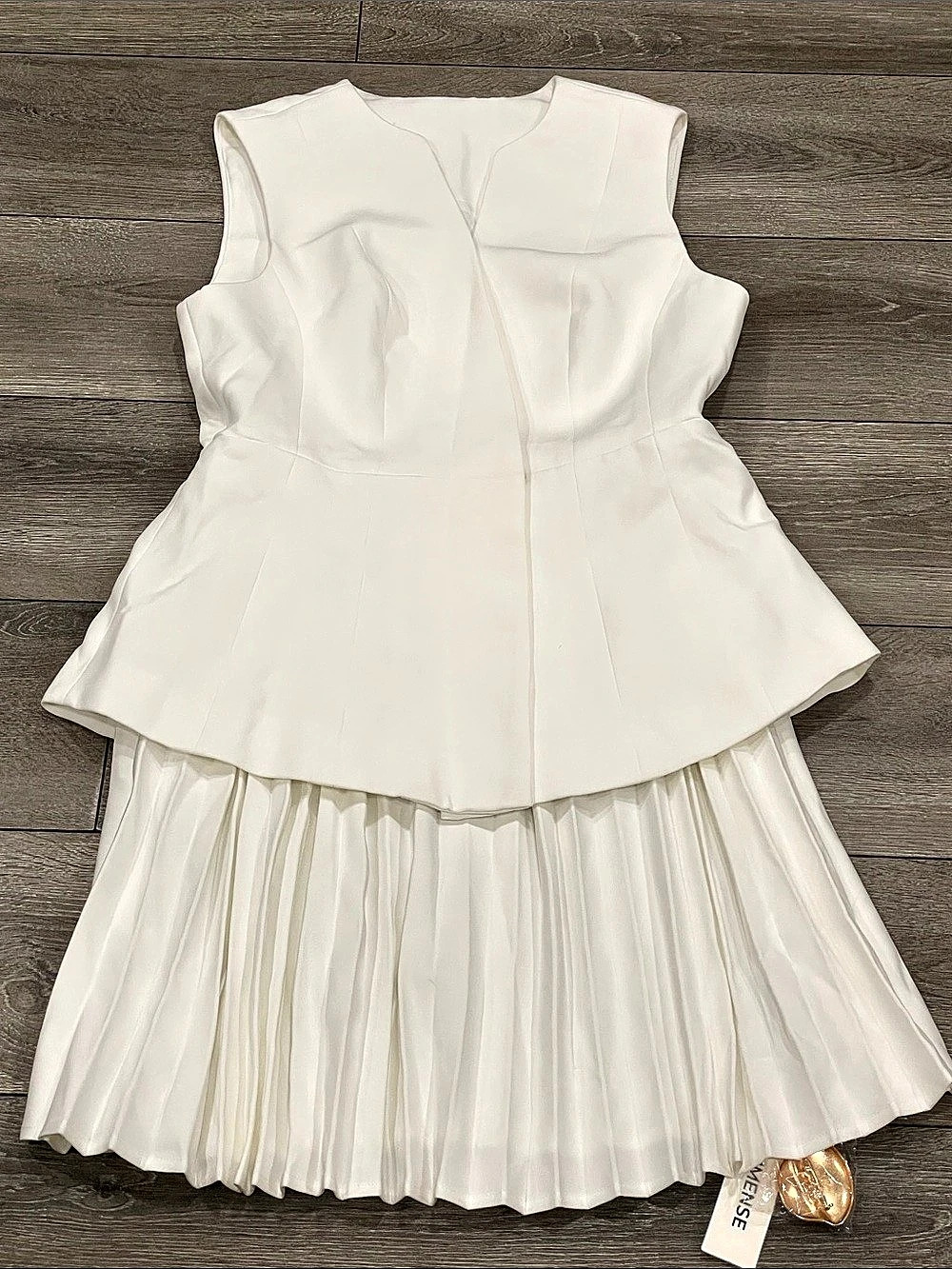 The Commense Sleeveless Buttoned Vest-Style Pleated Dress White XS